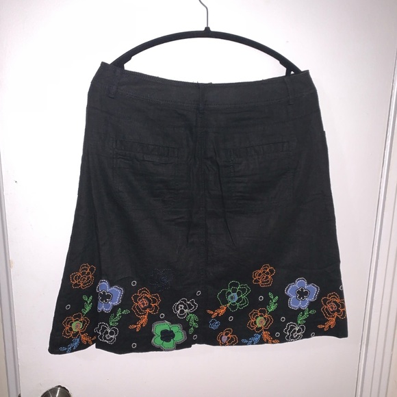 Floral skirt - Picture 2 of 3